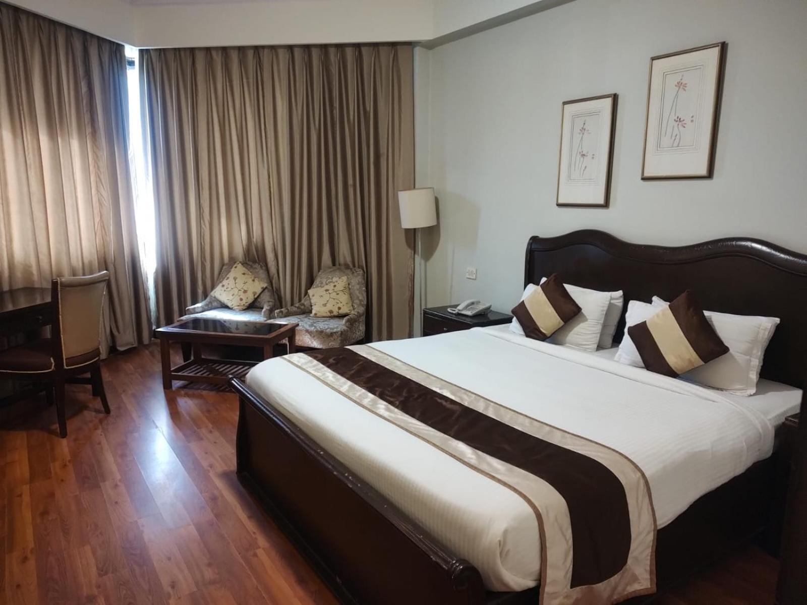 Luxera Hotels & Resorts New Delhi Exteriör bild
