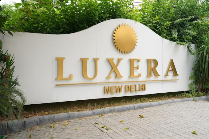 Luxera Hotels & Resorts New Delhi Exteriör bild